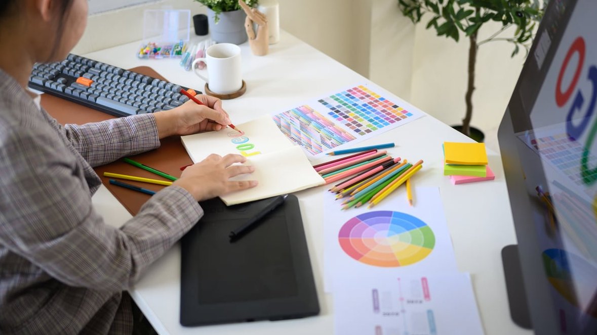 How to Prepare Your Files Before Sending Them to a Logo Designer